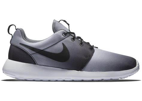 nike roshe run weiß mit schwarzem nike zeichen|Nike Roshe Run Eclipse Black White Herren .